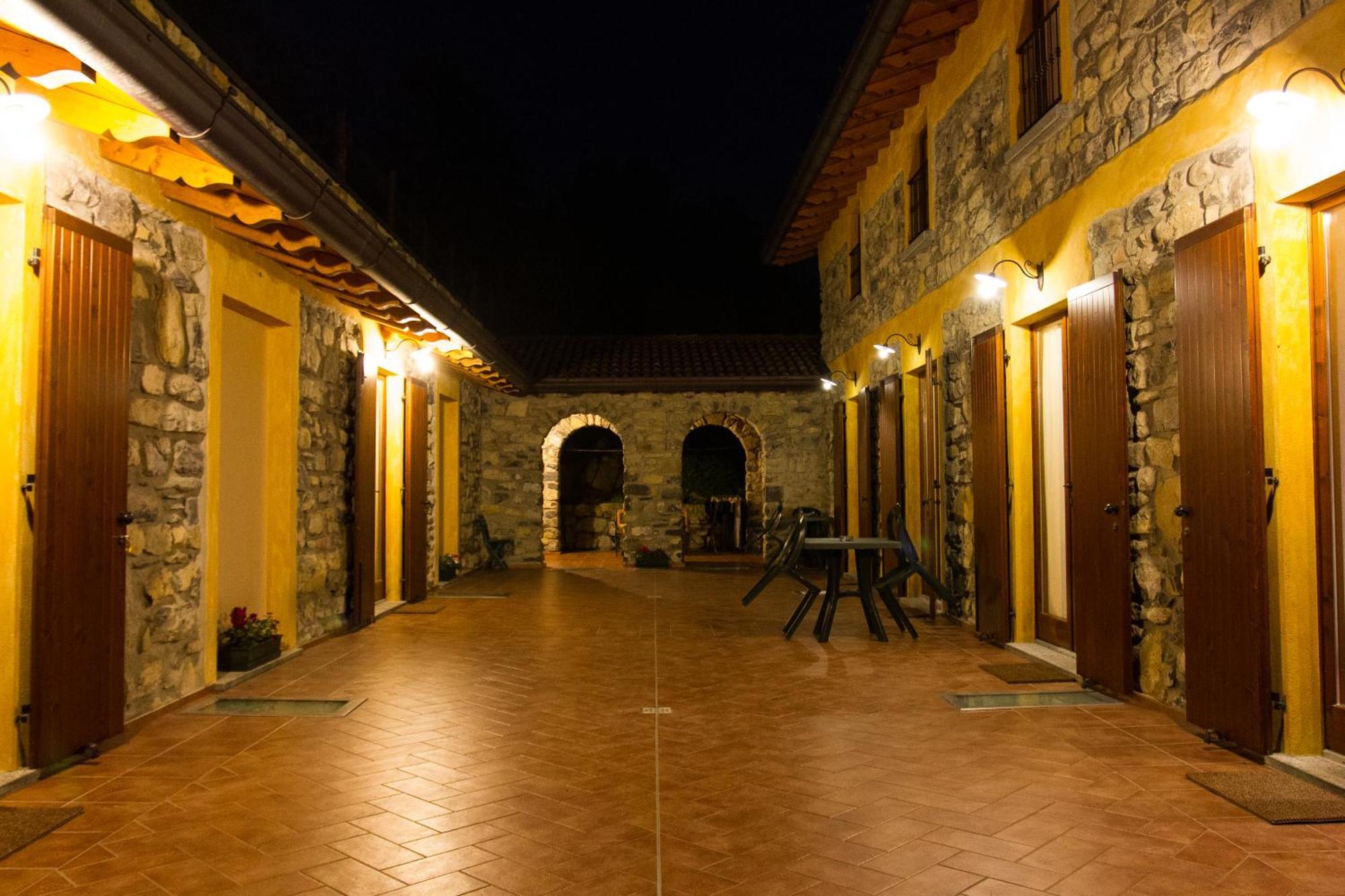 Agriturismo Il Talento Nella Quiete Castiglione d'Intelvi ภายนอก รูปภาพ