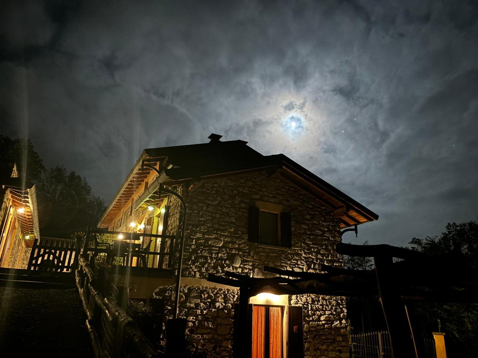 Agriturismo Il Talento Nella Quiete Castiglione d'Intelvi ภายนอก รูปภาพ