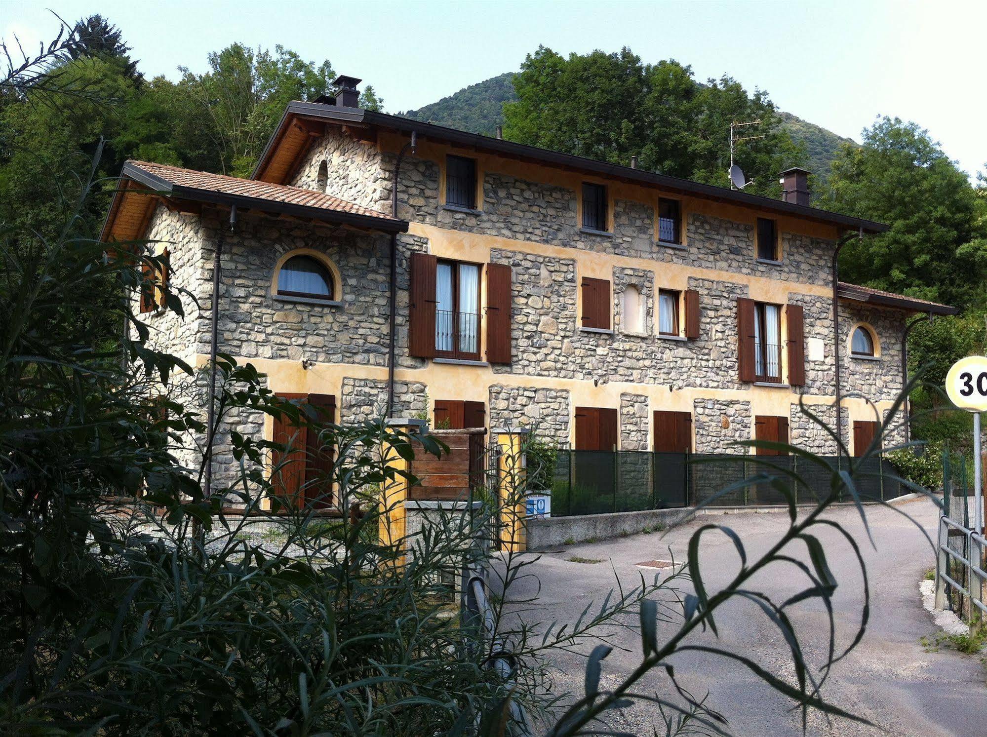 Agriturismo Il Talento Nella Quiete Castiglione d'Intelvi ภายนอก รูปภาพ